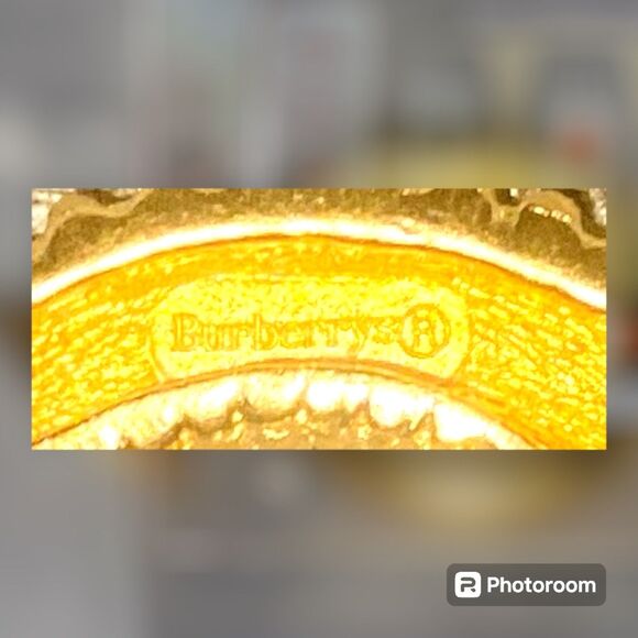 Burberry Elegant Horn Brooch - Picture 8 of 11